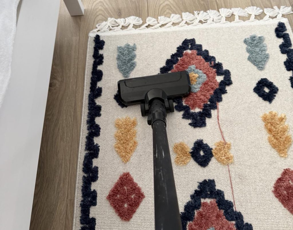 Vacuuming a patterned carpet
